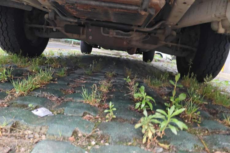 Used Jinbei Hiace 2016 2.0L Express Series Standard Version V19 Chassis Front