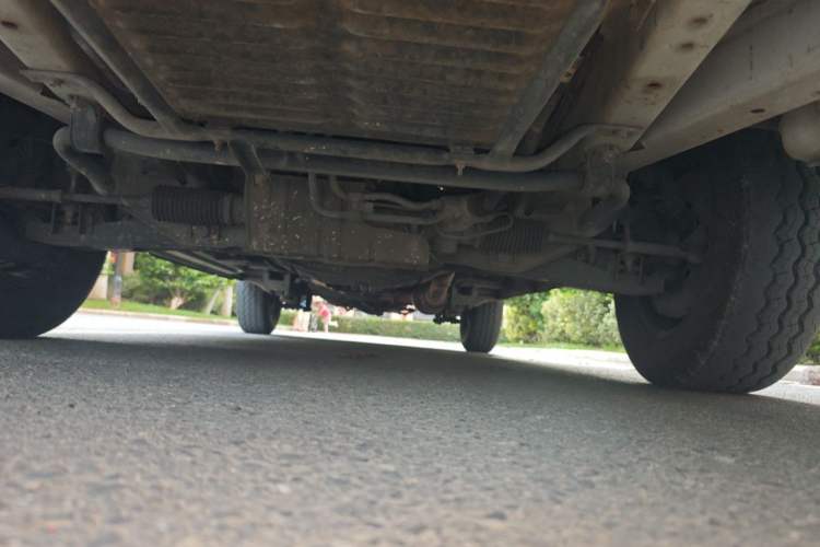 Used Jinbei Hiace 2016 2.0L Express Series Standard Version V19 Chassis Front