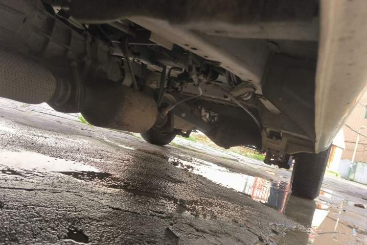 Used Jinbei Hiace 2016 2.0L Express Series Standard Version V19 Chassis Front Left