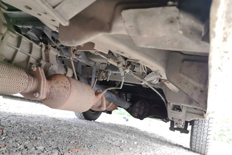 Used Jinbei Hiace 2016 2.0L Express Series Standard Version V19 Chassis Front Left