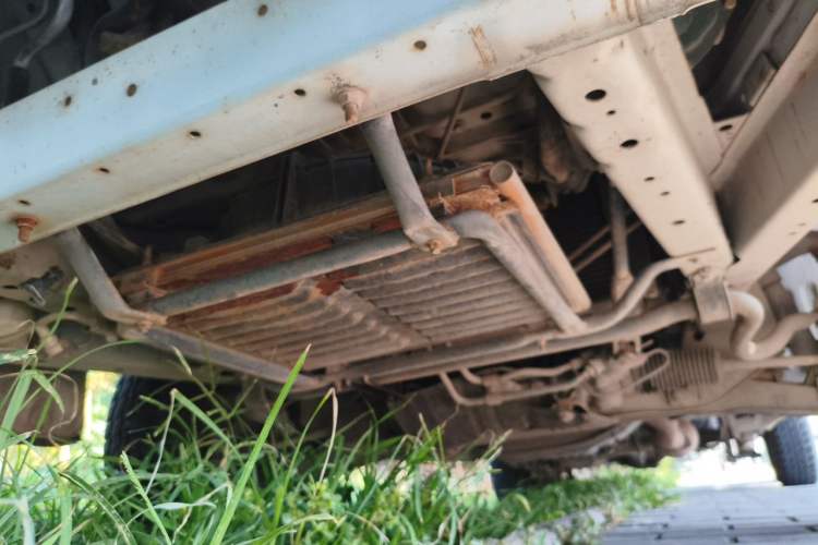 Used Jinbei Hiace 2016 2.0L Express Series Standard Version V19 Chassis Front