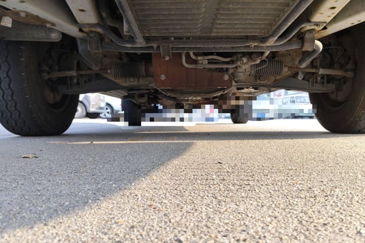 Used Jinbei Hiace 2016 2.0L Express Series Standard Version V19 Chassis Front