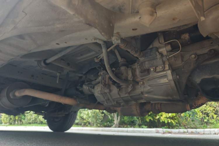 Used Jinbei Hiace 2016 2.0L Express Series Standard Version V19 Chassis Front Right