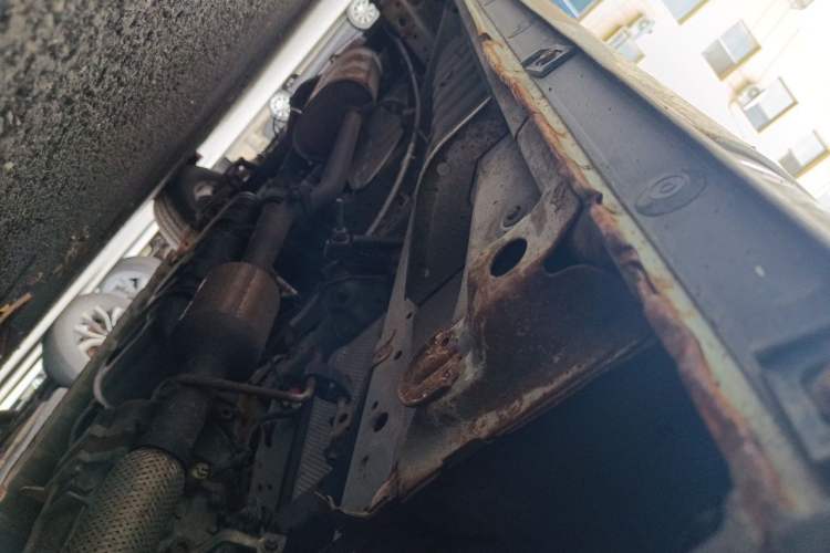 Used Jinbei Hiace 2016 2.4L Da Hai Shi W Standard Edition Chassis Front Right