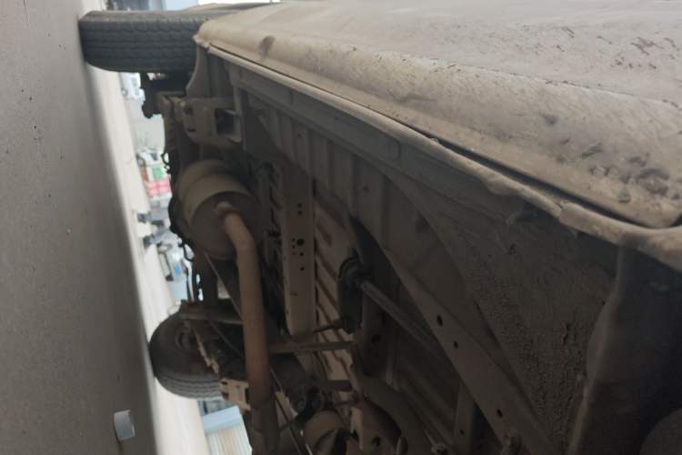 Used Jinbei Hiace 2016 2.0L Express Series Standard Version V19 Chassis Front Right