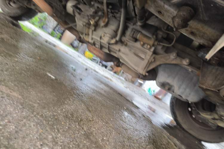 Used Jinbei Hiace 2016 2.0L Express Series Standard Version V19 Chassis Front Right