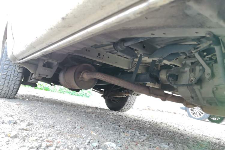 Used Jinbei Hiace 2016 2.0L Express Series Standard Version V19 Chassis Front Right