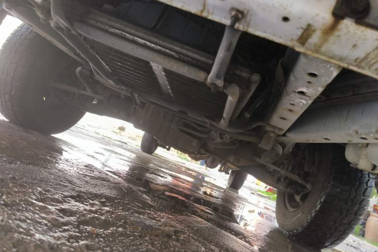 Used Jinbei Hiace 2016 2.0L Express Series Standard Version V19 Chassis Front