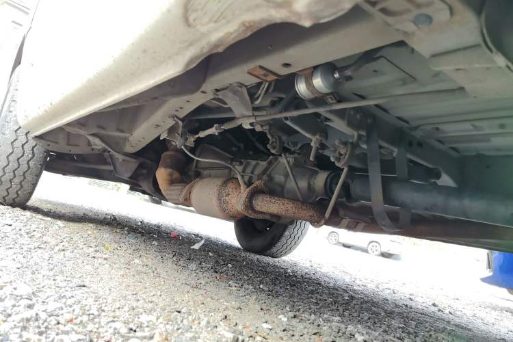 Used Jinbei Hiace 2016 2.0L Express Series Standard Version V19 Chassis Rear Left