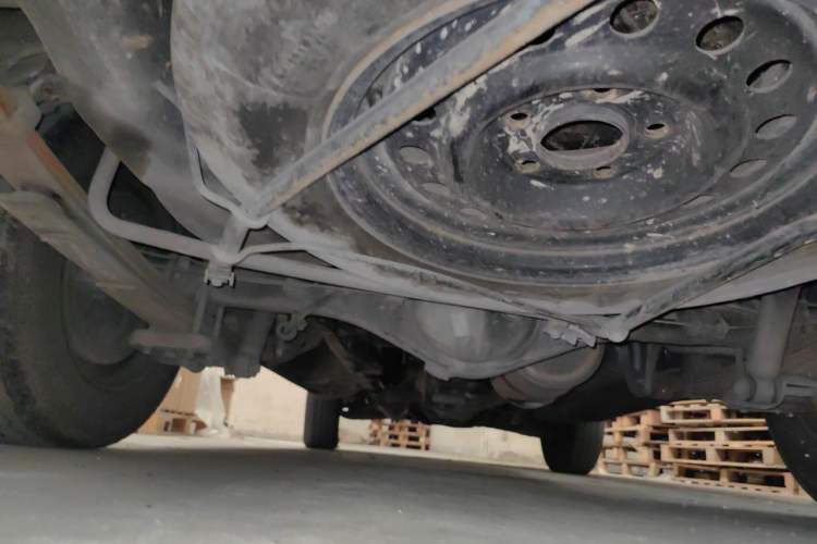 Used Jinbei Hiace 2016 2.0L Express Series Standard Version V19 Chassis Rear