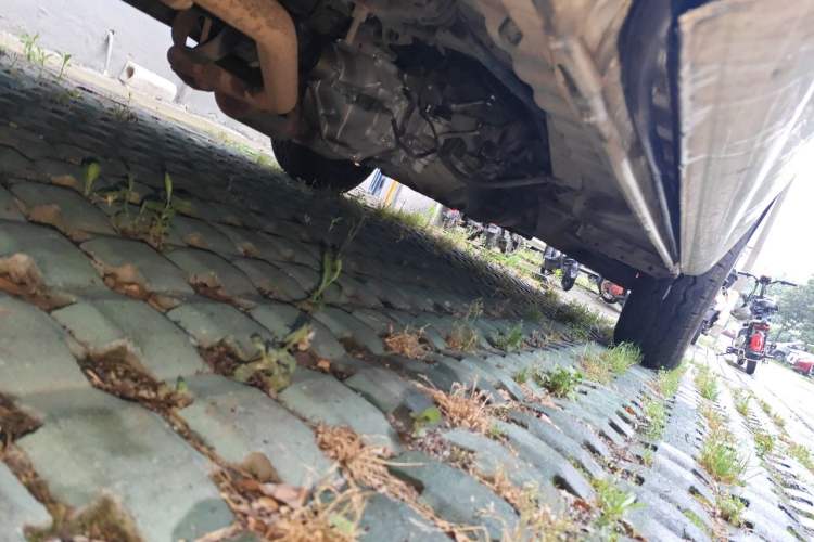 Used Jinbei Hiace 2016 2.0L Express Series Standard Version V19 Chassis Rear Right
