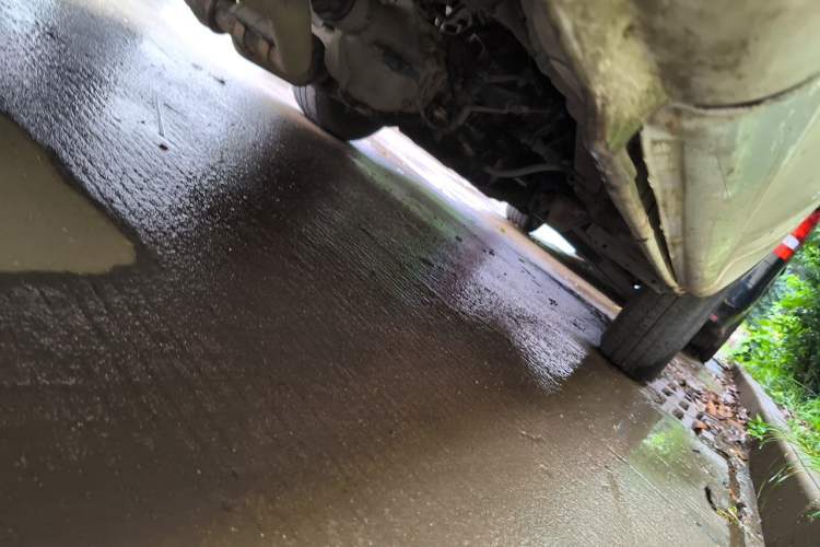 Used Jinbei Hiace 2016 2.0L Express Series Standard Version V19 Chassis Rear Right