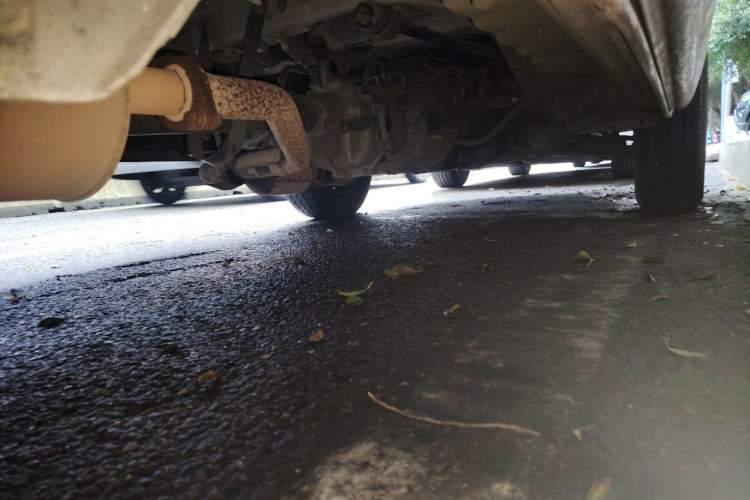 Used Jinbei Hiace 2016 2.0L Express Series Standard Version V19 Chassis Rear Right