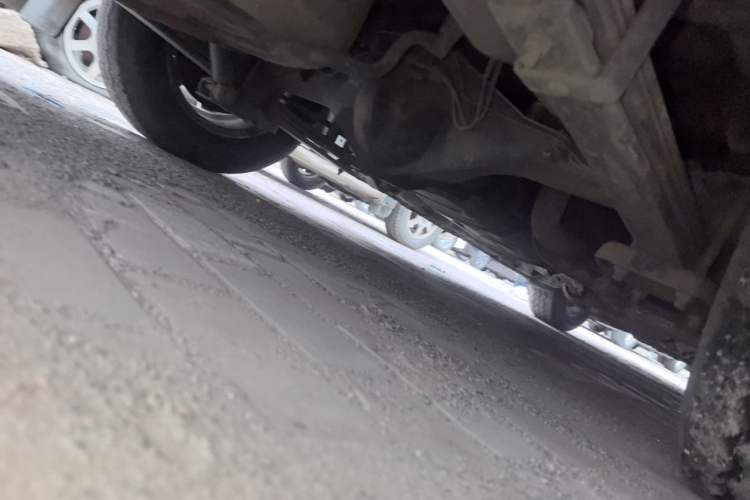 Used Jinbei Hiace 2016 2.0L Express Series Standard Version V19 Chassis Rear Right