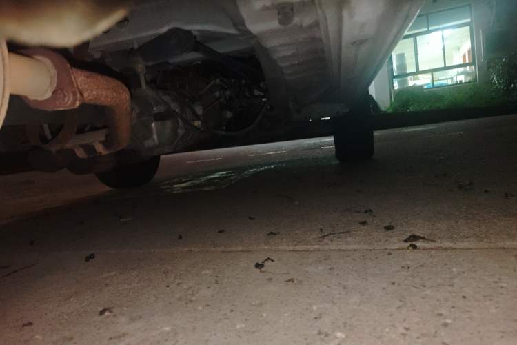 Used Jinbei Hiace 2016 2.0L Express Series Standard Version V19 Chassis Rear Right