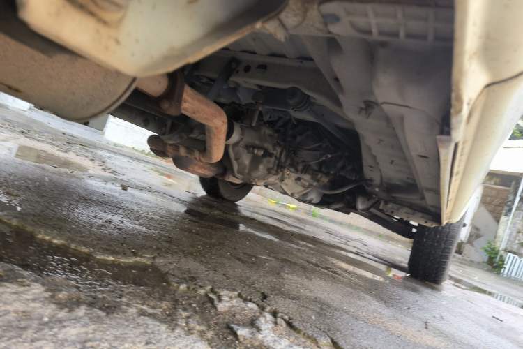 Used Jinbei Hiace 2016 2.0L Express Series Standard Version V19 Chassis Rear Right