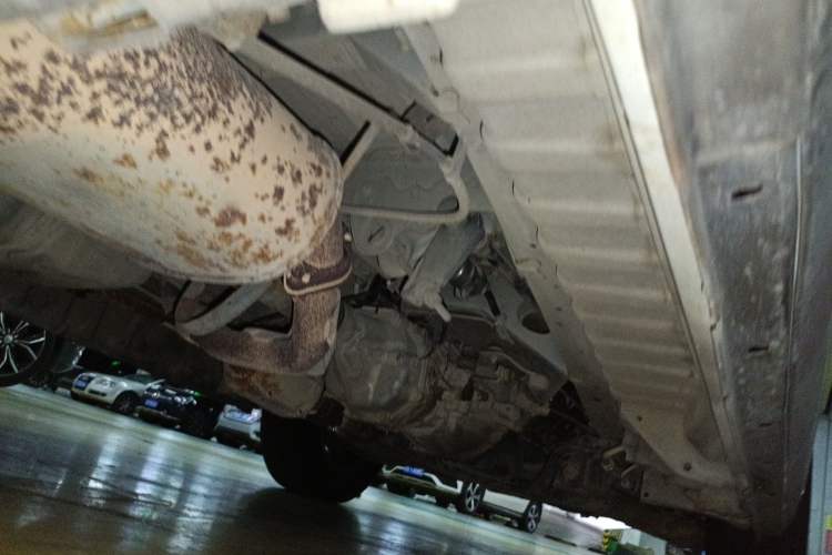 Used Jinbei Hiace 2016 2.0L Luxury Version V19 Chassis Rear Right