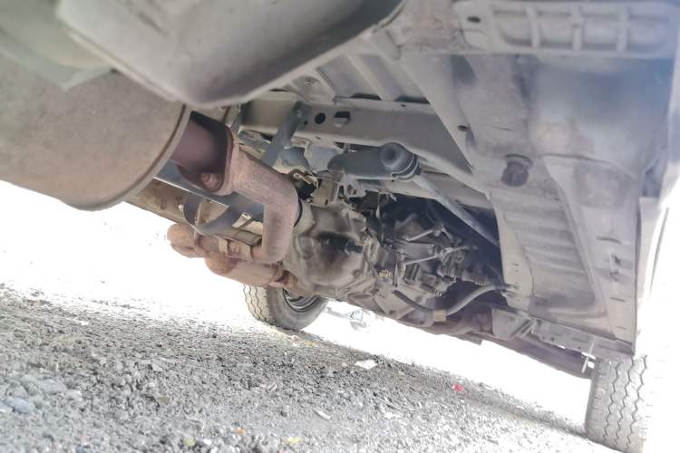 Used Jinbei Hiace 2016 2.0L Express Series Standard Version V19 Chassis Rear Right