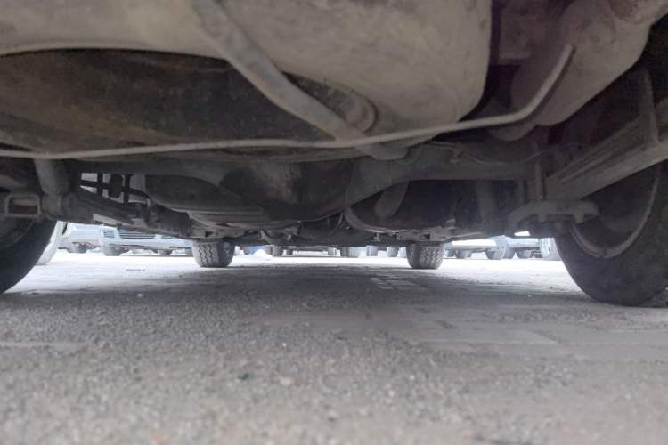 Used Jinbei Hiace 2016 2.0L Express Series Standard Version V19 Chassis Rear