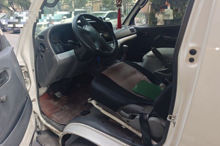 Used Jinbei Hiace 2016 2.0L Express Series Standard Version V19 Driver Seat