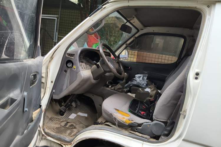 Used Jinbei Hiace 2016 2.0L Express Series Standard Version V19 Driver Seat