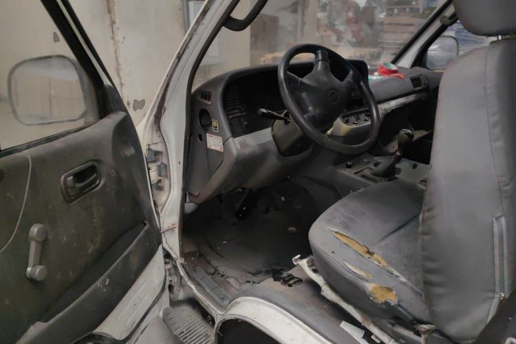 Used Jinbei Hiace 2016 2.0L Express Series Standard Version V19 Driver Seat