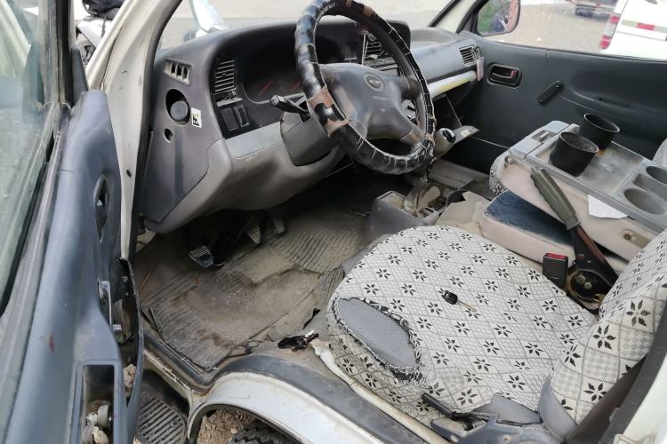Used Jinbei Hiace 2016 2.0L Express Series Standard Version V19 Driver Seat