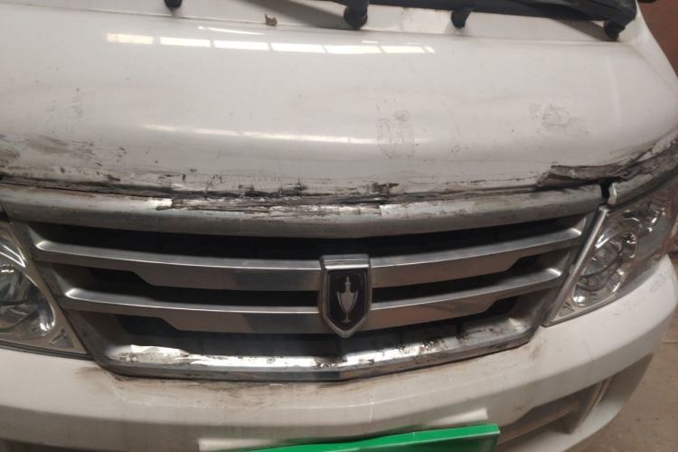 Used Jinbei Hiace 2016 2.0L Express Series Standard Version V19 Engine Bay