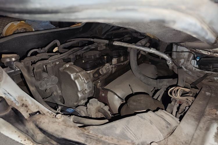 Used Jinbei Hiace  Engine Bay