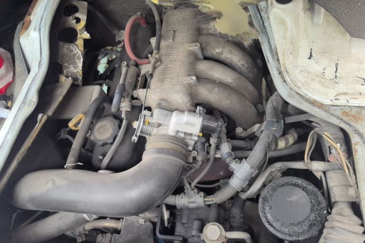 Used Jinbei Hiace  Engine Bay