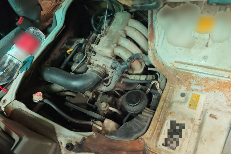 Used Jinbei Hiace  Engine Bay