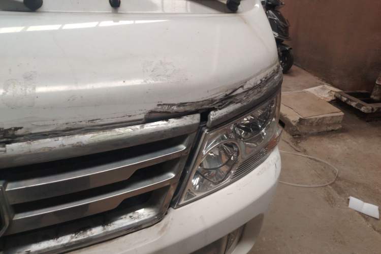 Used Jinbei Hiace 2016 2.0L Express Series Standard Version V19 Engine Bay Left