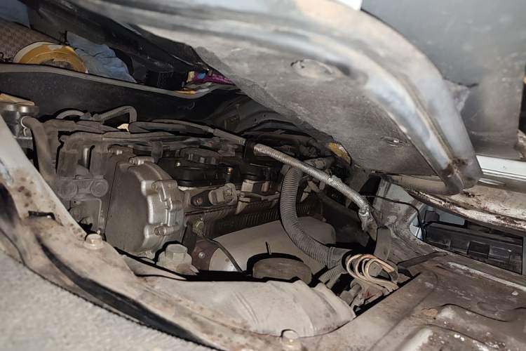 Used Jinbei Hiace  Engine Bay Left