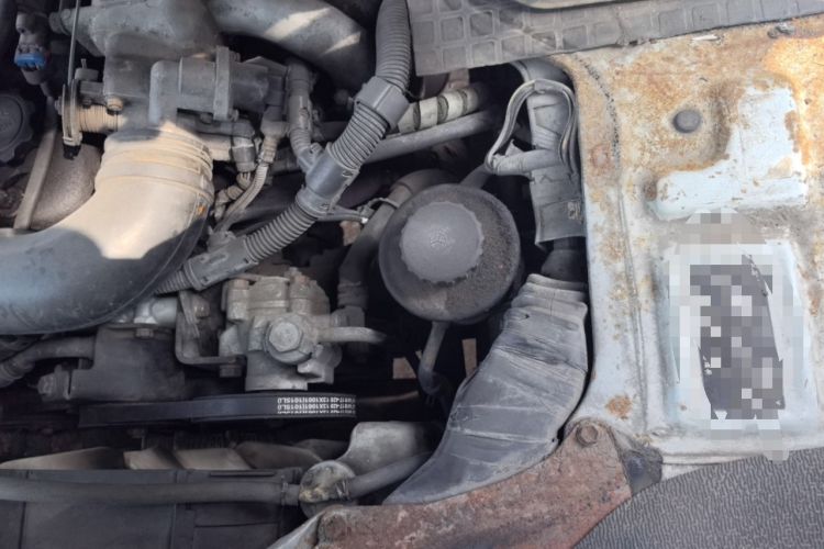 Used Jinbei Hiace  Engine Bay Left