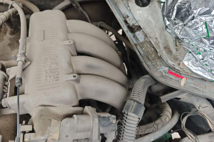 Used Jinbei Hiace 2016 2.0L Express Series Standard Version V19 Engine Bay Left