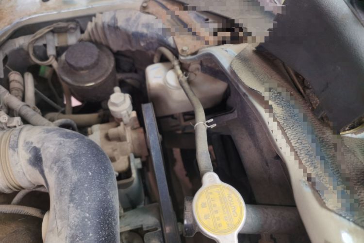 Used Jinbei Hiace  Engine Bay Left