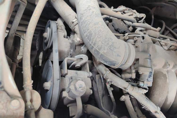 Used Jinbei Hiace 2016 2.2L Express Van Version V22 Engine Bay Right