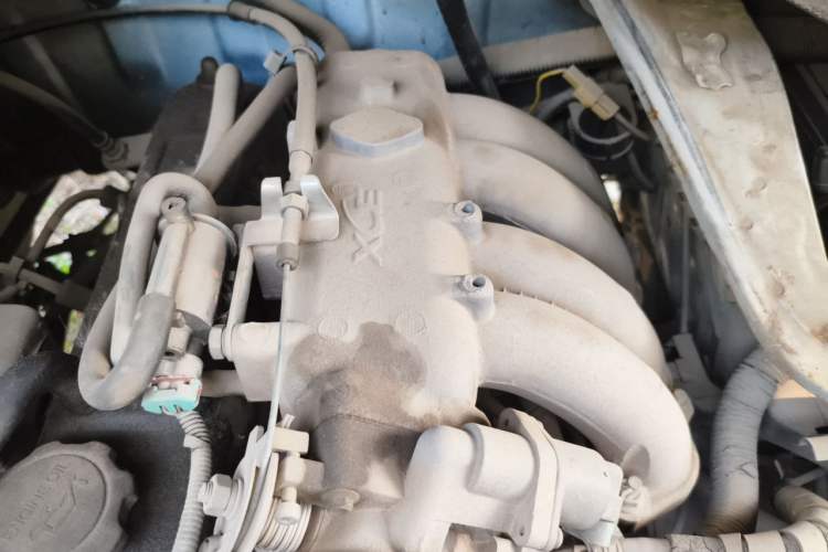 Used Jinbei Hiace 2016 2.0L Express Series Standard Version V19 Engine Bay Right