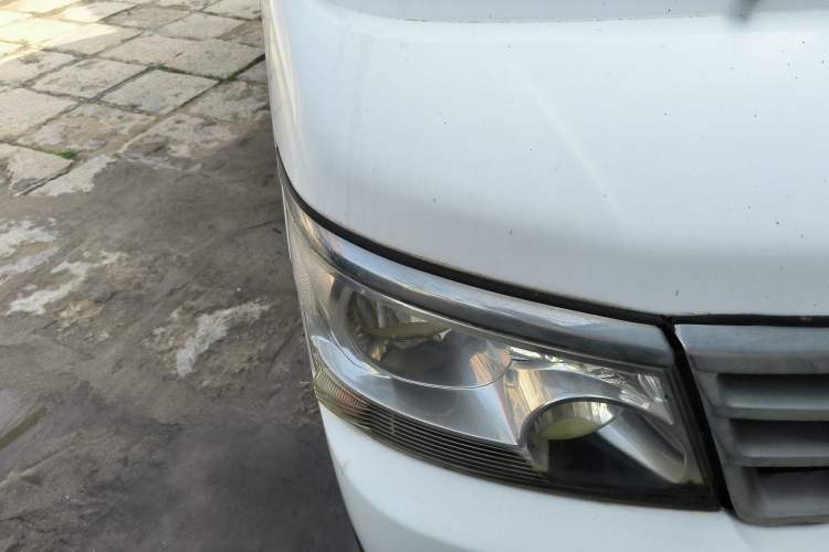 Used Jinbei Hiace 2016 2.0L Express Series Standard Version V19 Engine Bay Right