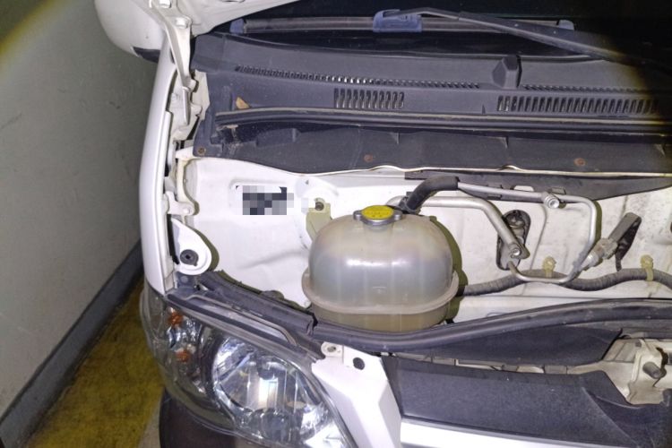 Used Jinbei Hiace 2016 2.0L Luxury Version V19 Engine Bay Right
