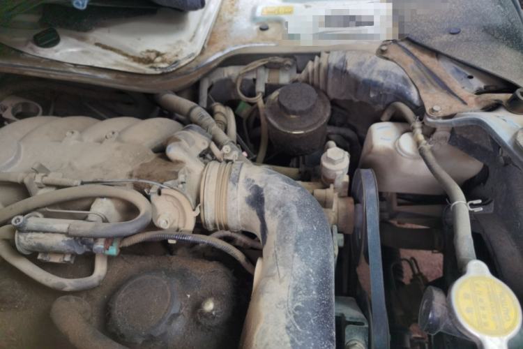Used Jinbei Hiace  Engine Bay