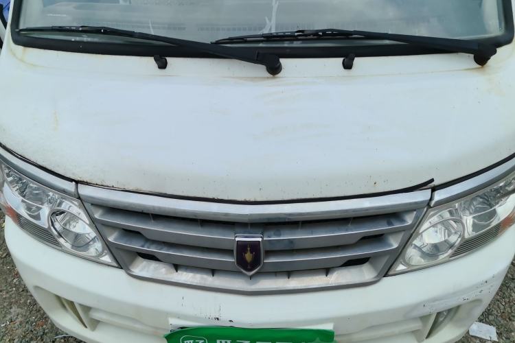 Used Jinbei Hiace 2016 2.0L Express Series Standard Version V19 Engine Bay