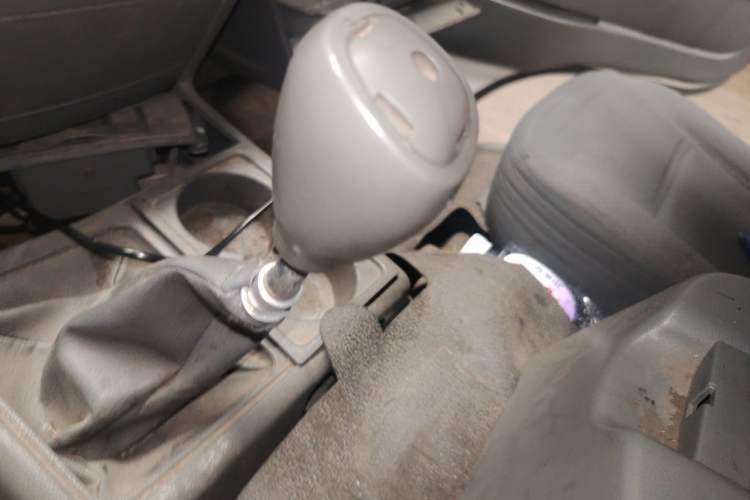 Used Jinbei Hiace 2016 2.0L Express Series Standard Version V19 Gear Lever