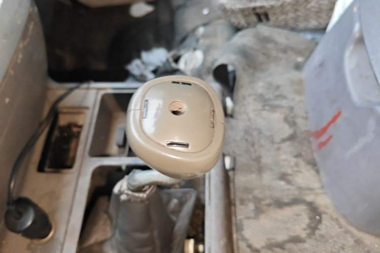 Used Jinbei Hiace 2016 2.0L Express Series Standard Version V19 Gear Lever