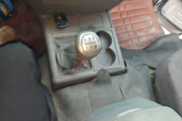 Used Jinbei Hiace 2016 2.0L Express Series Standard Version V19 Gear Lever