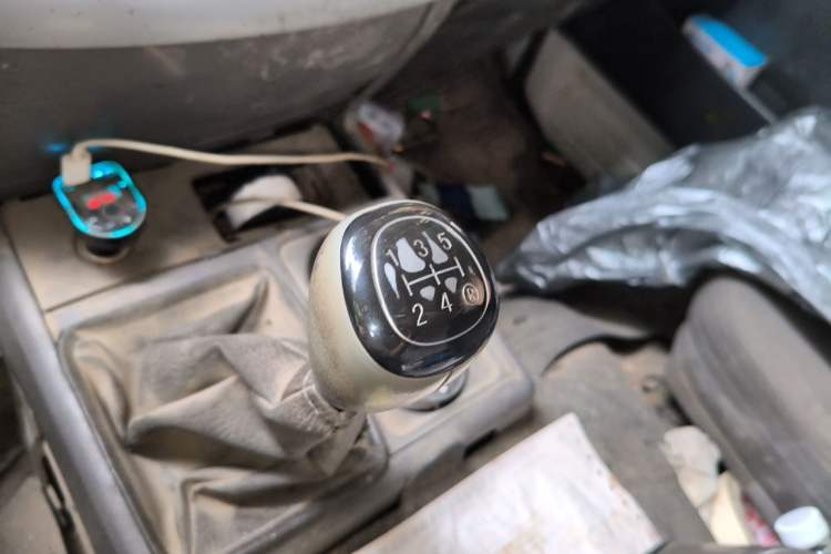 Used Jinbei Hiace 2016 2.0L Express Series Standard Version V19 Gear Lever