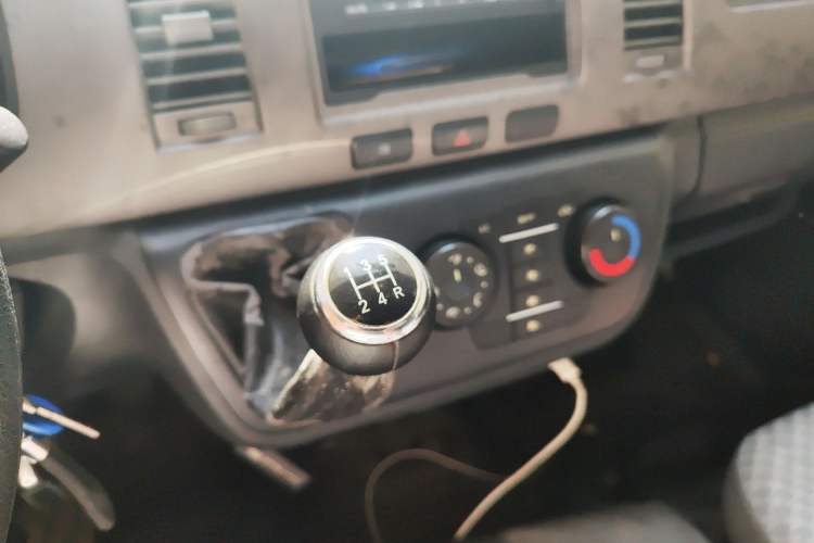 Used Jinbei Hiace 2016 2.2L Luxury Version V22 Gear Lever