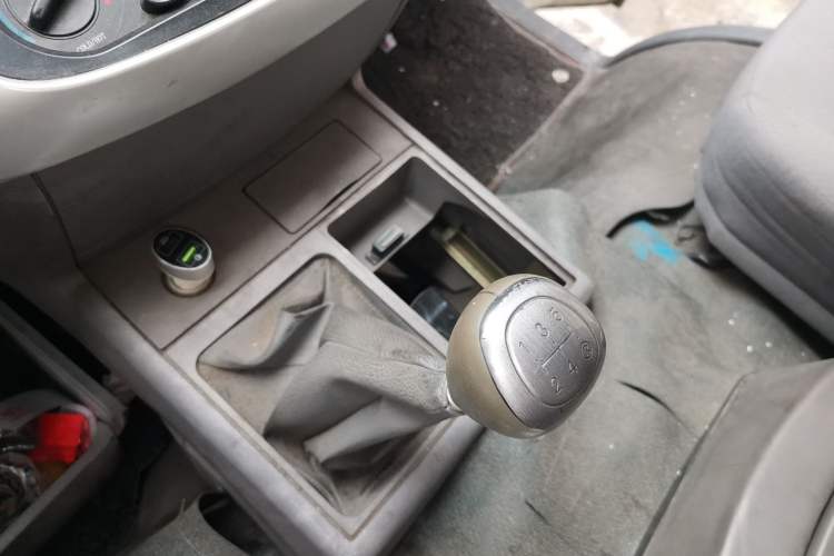 Used Jinbei Hiace 2016 2.0L Express Series Standard Version V19 Gear Lever