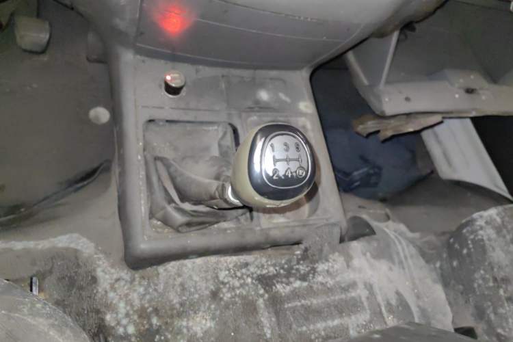 Used Jinbei Hiace 2016 2.0L Express Series Standard Version V19 Gear Lever