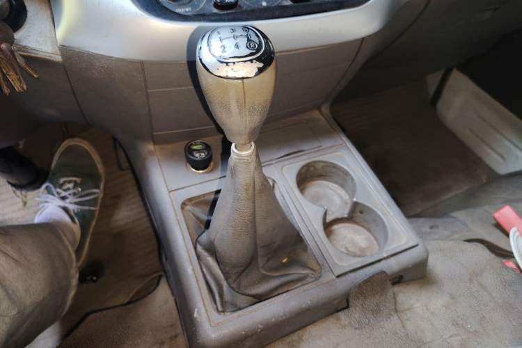 Used Jinbei Hiace 2016 2.0L Express Series Standard Version V19 Gear Lever